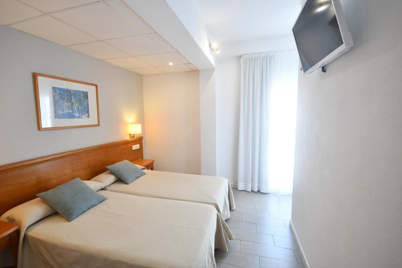 Hostal Mallorca سان أنطونيو المظهر الخارجي الصورة