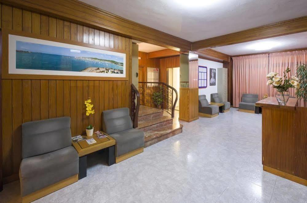 Hostal Mallorca سان أنطونيو المظهر الخارجي الصورة